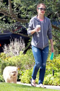 Minka Kelly feet photo thumbnail