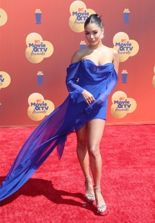 Vanessa Hudgens feet photo thumbnail