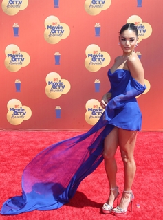 Vanessa Hudgens feet photo thumbnail
