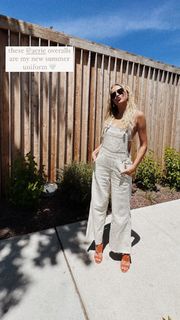 Kelsea Ballerini feet photo thumbnail