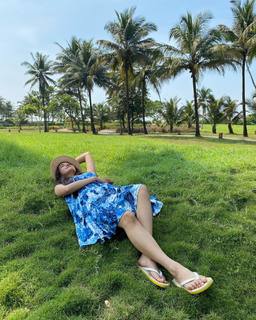 Anushka Sen feet photo thumbnail