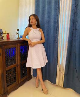 Anushka Sen feet photo thumbnail