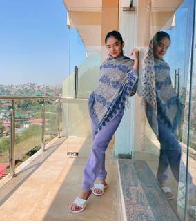 Anushka Sen feet photo thumbnail