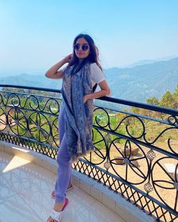 Anushka Sen feet photo thumbnail