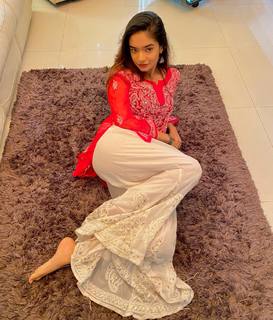 Anushka Sen feet photo thumbnail