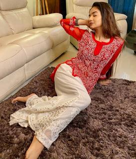 Anushka Sen feet photo thumbnail