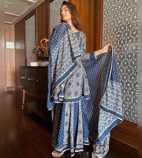 Anushka Sen feet photo thumbnail