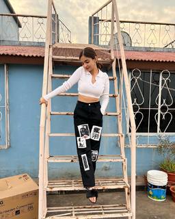 Anushka Sen feet photo thumbnail