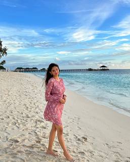 Anushka Sen feet photo thumbnail