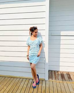 Anushka Sen feet photo thumbnail