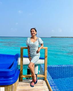 Anushka Sen feet photo thumbnail