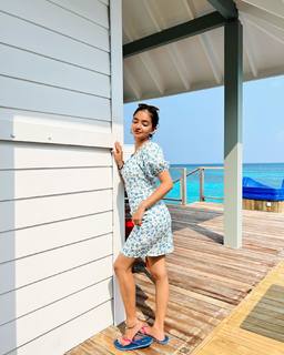 Anushka Sen feet photo thumbnail