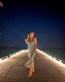 Anushka Sen feet photo thumbnail