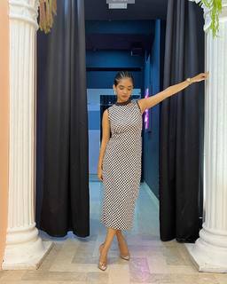 Anushka Sen feet photo thumbnail