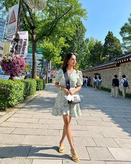 Anushka Sen feet photo thumbnail