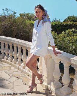 Aditi Rao Hydari feet photo thumbnail