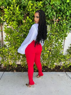 Chloe Bailey feet photo thumbnail