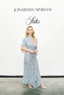 Sydney Sweeney feet photo thumbnail