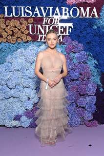 Sydney Sweeney feet photo thumbnail