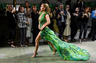 Jennifer Lopez feet photo thumbnail