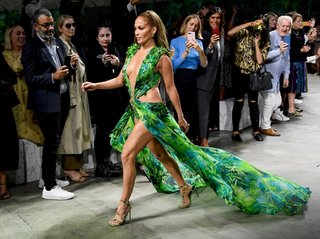 Jennifer Lopez feet photo thumbnail