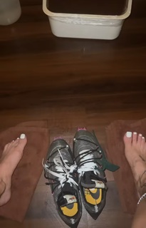 Victoria Waldrip feet photo thumbnail