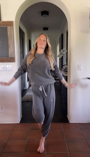 LeAnn Rimes feet photo thumbnail