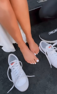 Rocsi Diaz feet photo thumbnail