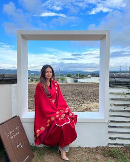 Anushka Sen feet photo thumbnail