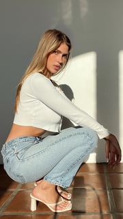 Kara Del Toro feet photo thumbnail