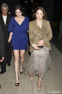 Marion Cotillard feet photo thumbnail
