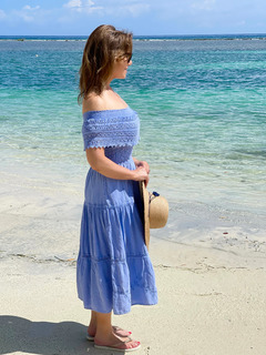 Lisa Robertson feet photo thumbnail