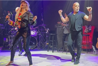 Debbie Gibson feet photo thumbnail