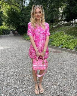 Chiara Ferragni feet photo thumbnail