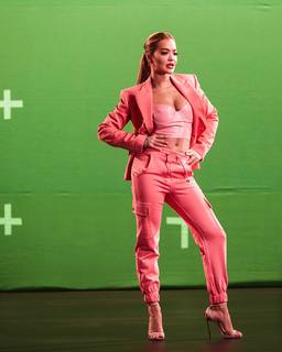 Rita Ora feet photo thumbnail