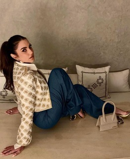 Dorra Zarrouk feet photo thumbnail