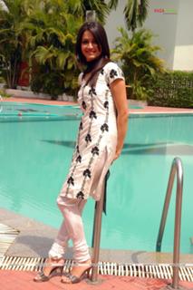 Kriti Kharbanda feet photo 4