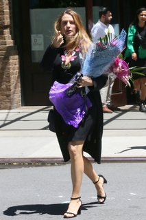Blake Lively feet photo thumbnail