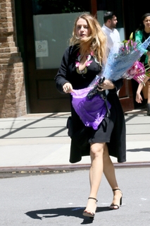 Blake Lively feet photo thumbnail