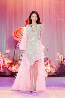 Angelababy feet photo thumbnail