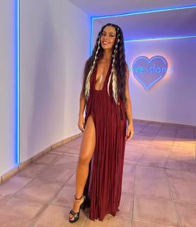 Cristina Pedroche feet photo thumbnail
