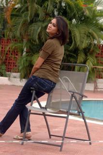 Kriti Kharbanda feet photo thumbnail