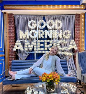 Melissa Joan Hart feet photo thumbnail