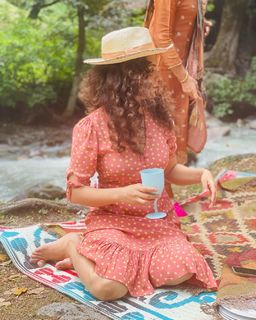 Kangana Ranaut feet photo thumbnail
