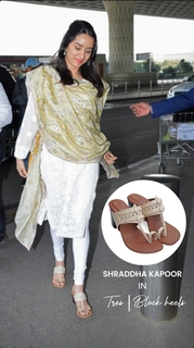 Shraddha Kapoor feet photo thumbnail