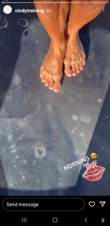 Cindy Landolt feet photo thumbnail
