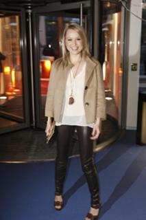 Nova Meierhenrich feet photo thumbnail