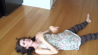 Brittani Taylor feet photo thumbnail