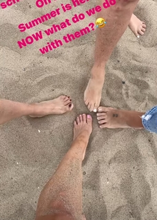Constance Marie feet photo thumbnail