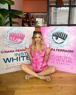 Chiara Ferragni feet photo thumbnail